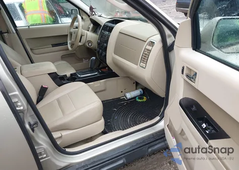 2011 Ford Escape Limited z USA, uszkodzony, nr VIN 1FMCU9EG4BKB33035